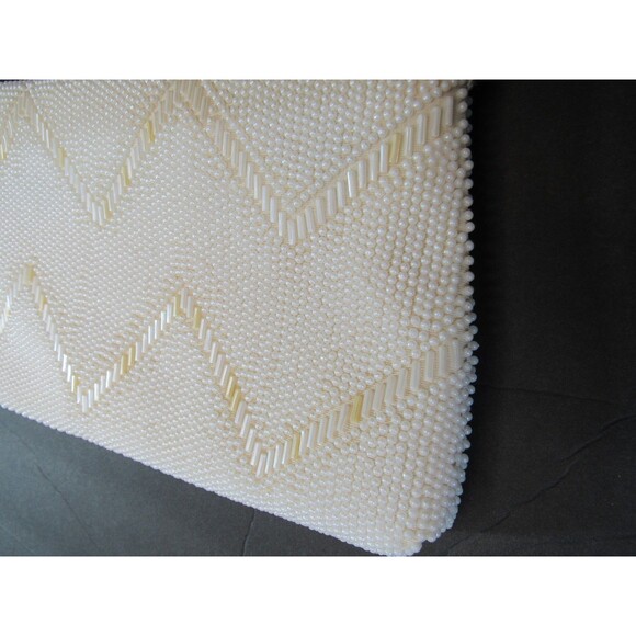 Vintage Cream 1970s Beaded Clutch Handbag Purse Chevron Zigzag Shoulder Bag - Picture 4 of 10